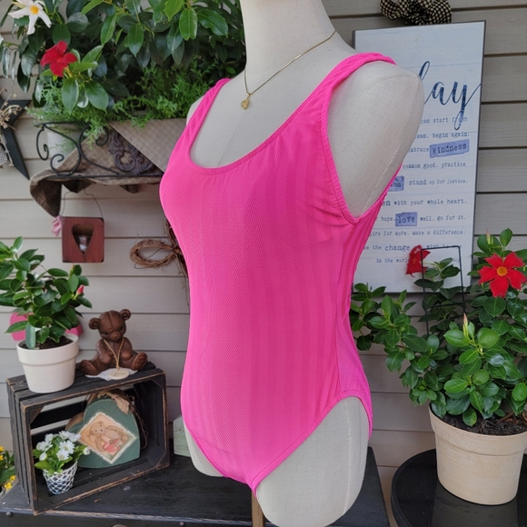 PACIFIC CONNECTIONS ♡ Gorgeous Vintage 1pc Pink Stripped Open Back Swimsuit 9/10 - Picture 4 of 17